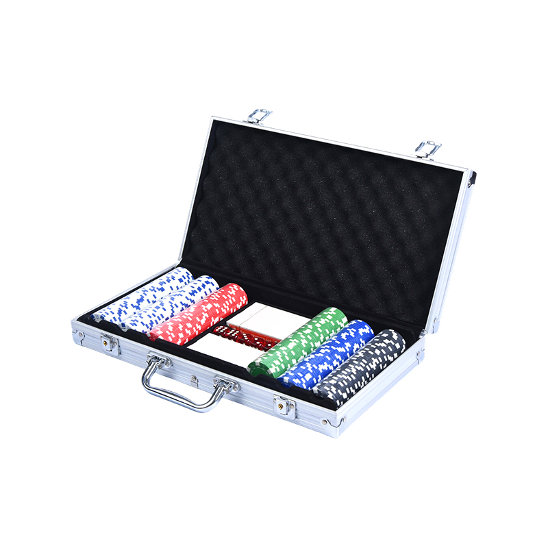 Aluminiowa obudowa w komplecie z kostkami do gry i zestawem żetonów do pokera Premium