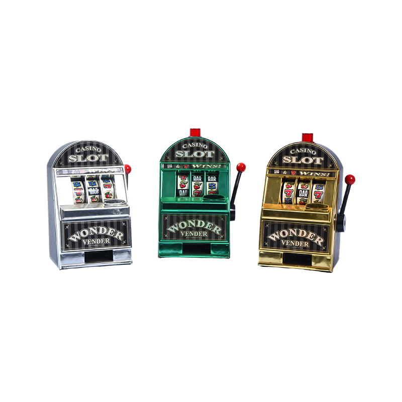 Miniaturowe kasyno w stylu vintage Jednoręki bandyta – zestaw trzech sztuk (srebrny, zielony, złoty)