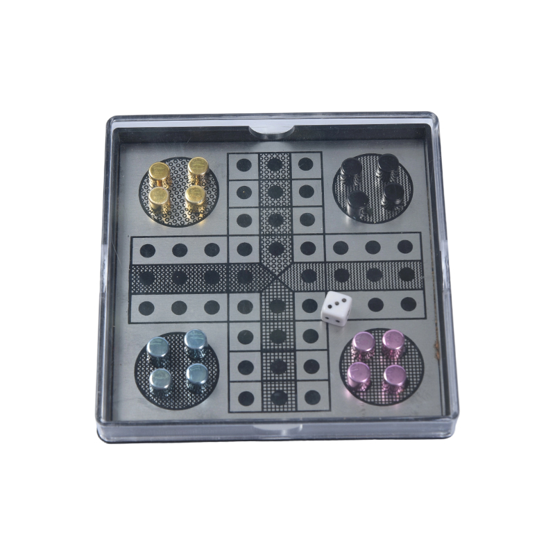 Magnetyczny metalowy zestaw gier Ludo w przezroczystym akrylowym pudełku