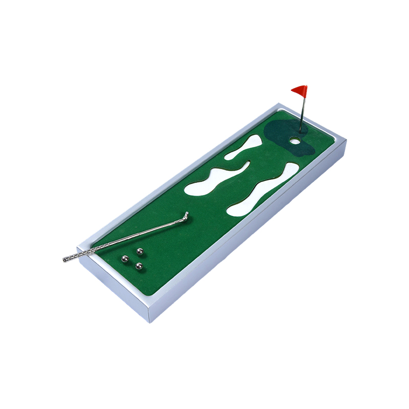 Przenośna gra w golfa do gry w hali z aluminiową ramą. Pulpit do minigolfa Putting Green